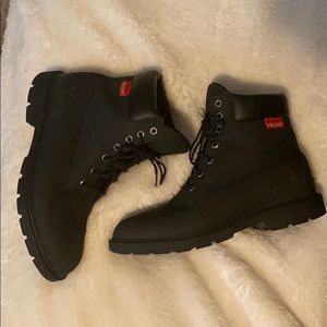 Size 10 Helcor Black Timberlands.